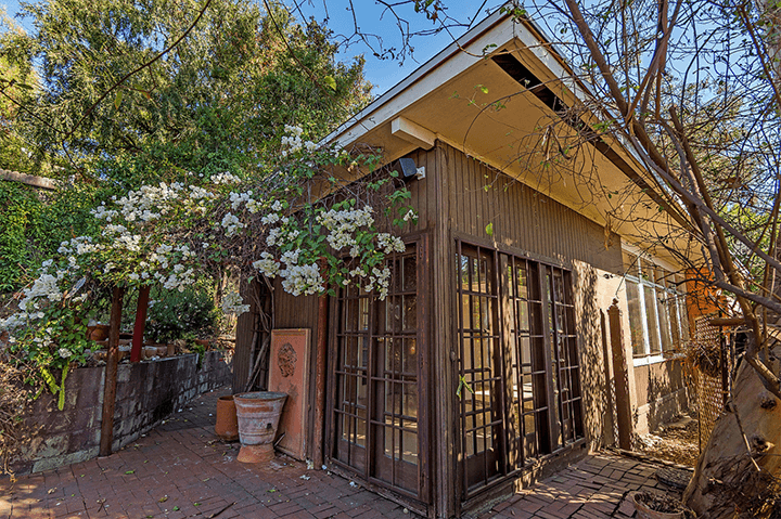 Midcentury Fixer Located in the Tiniest Neighborhood in LA Seeks $549K