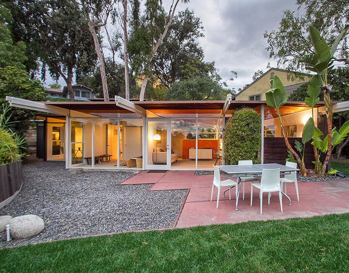 Pasadena Midcentury with Spectacular Views Seeks $689K