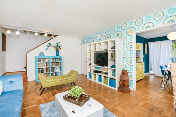 Colorful townhouse in Baldwin Hills’s historic Village Green seeks $650K