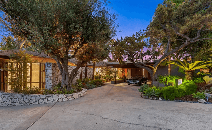 Supercool Laughlin Park midcentury fixer with landmark views seeks $2.2M