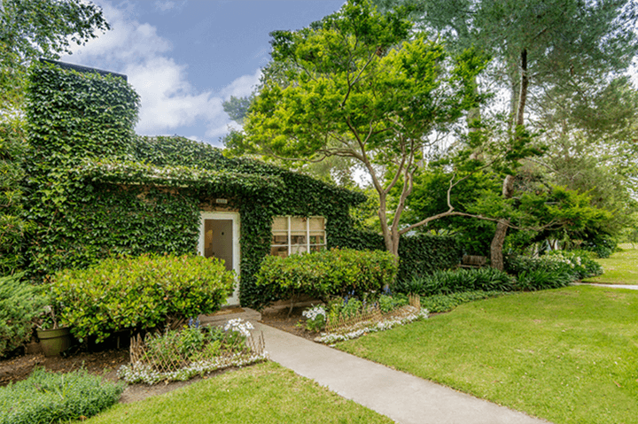 Botanically-inspired one bedroom condo in Baldwin Hills asks $549K