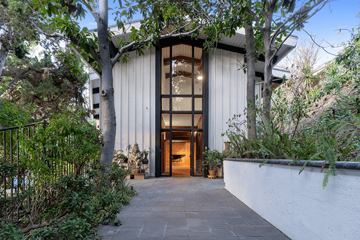 Marvelous midcentury fixer hits the market in the Hollywood Hills