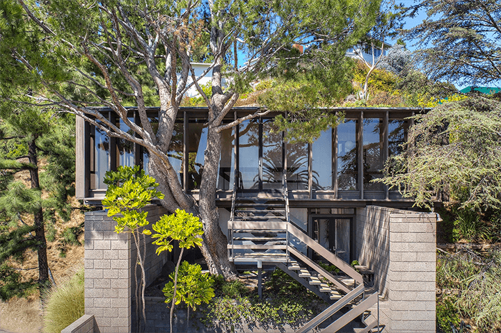 Glassy midcentury by Ed Niles in Beachwood Canyon