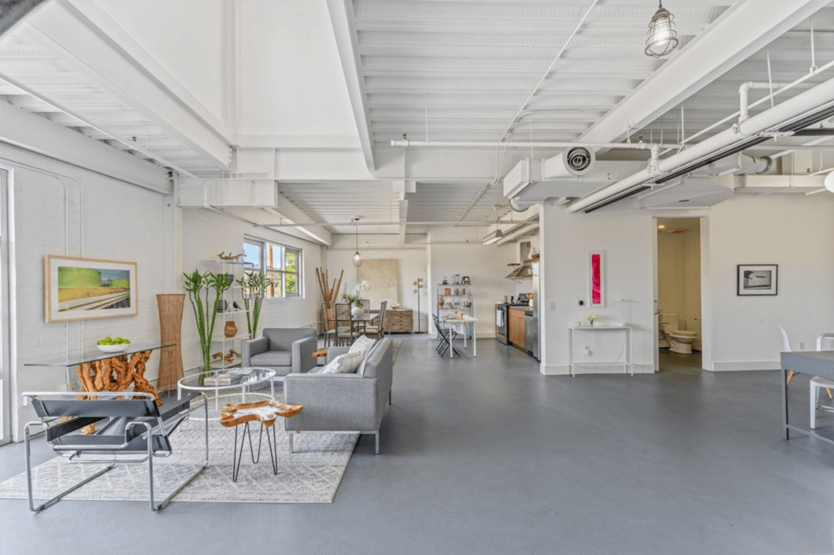 Spacious Ostrich Farm live/work loft in South Pasadena