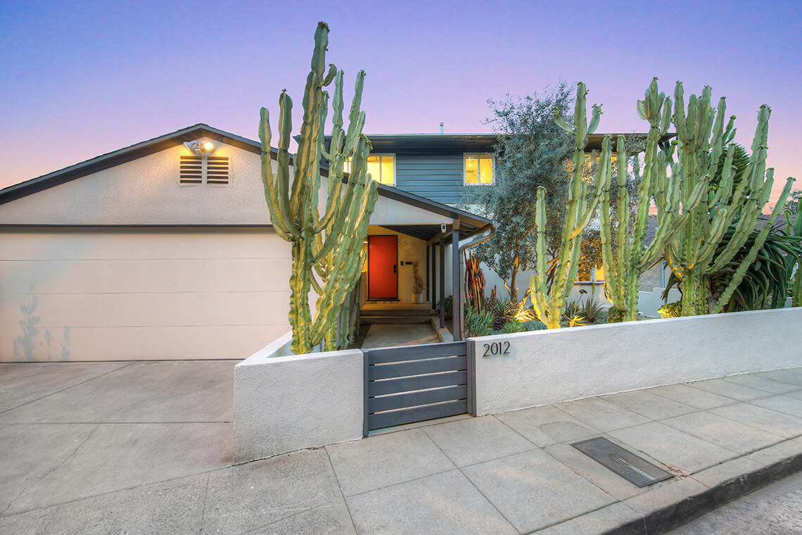 Surprisingly serene 40s moderne in Los Feliz