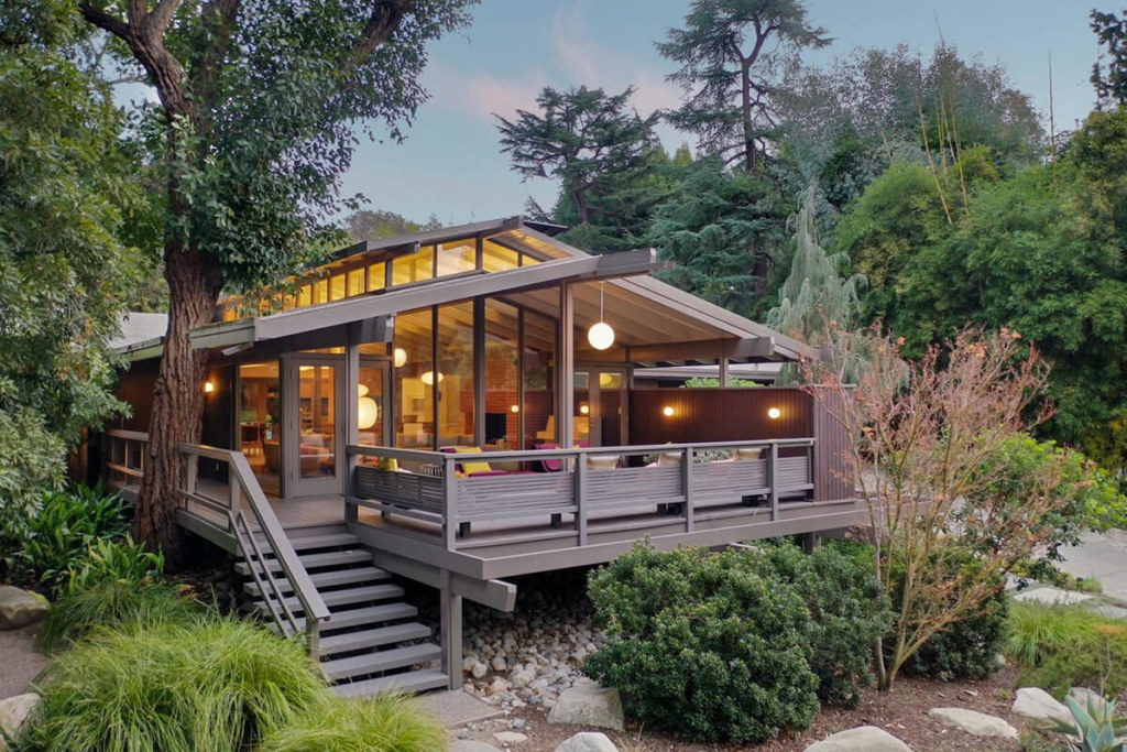 The Thompson Moseley Home by Buff, Straub, and Hensman