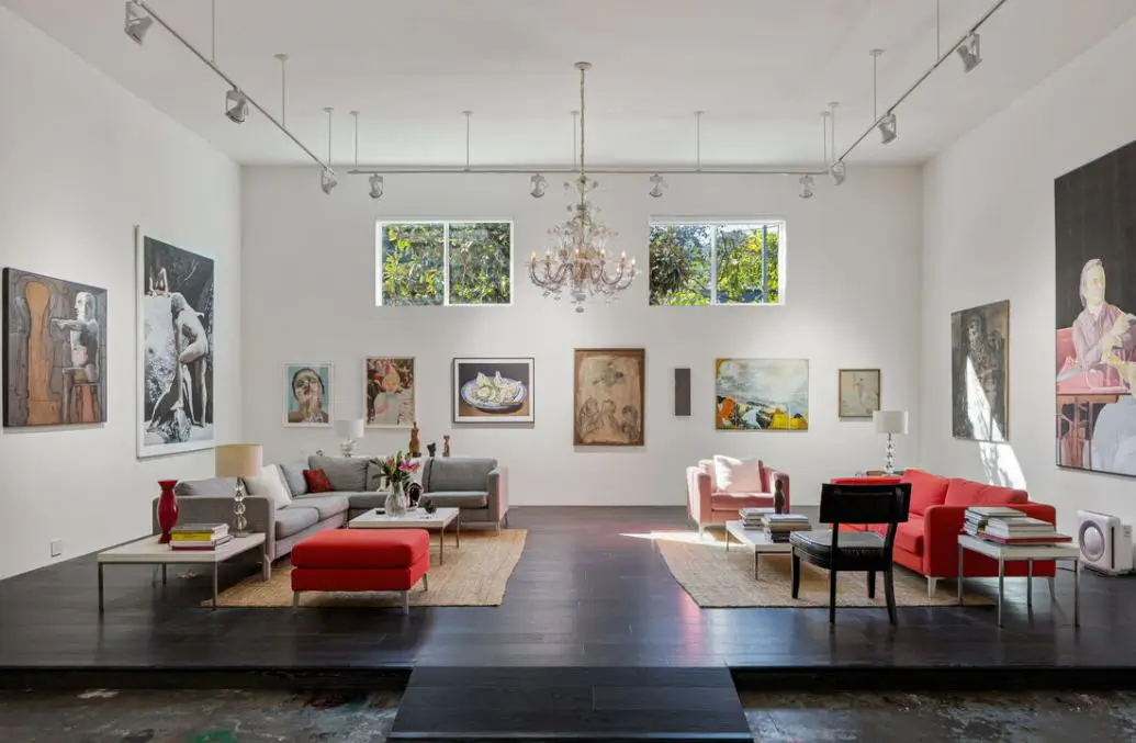 Frogtown industrial building for art and living