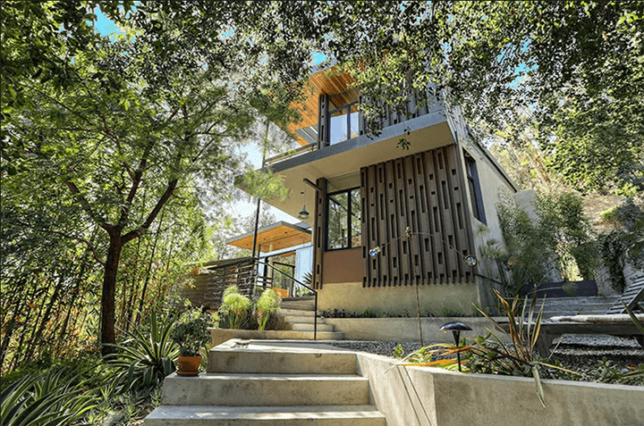 Modern House + Studio Worthy of Dwell Tour Hits the Market