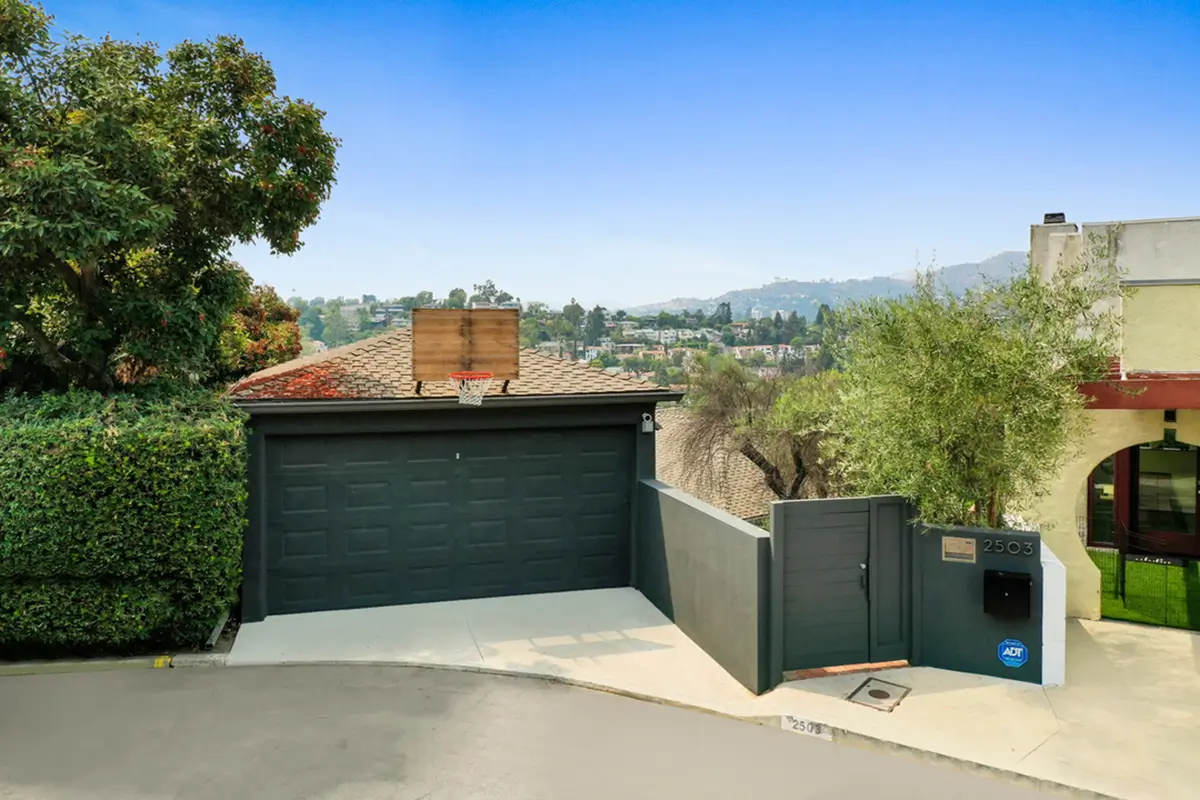 Remarkable Silver Lake compound