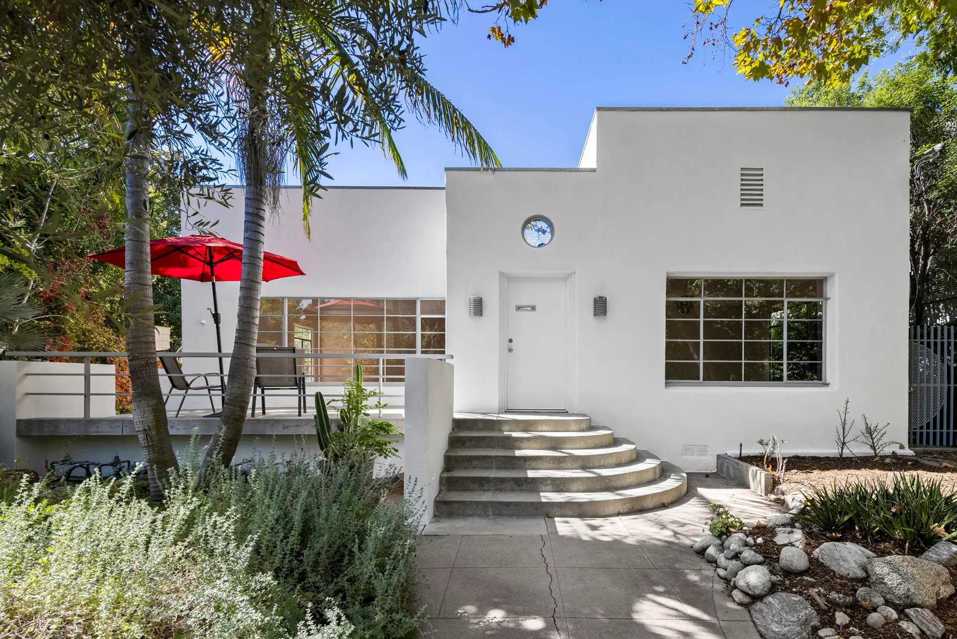 A sun-splashed modern mini compound in Los Feliz