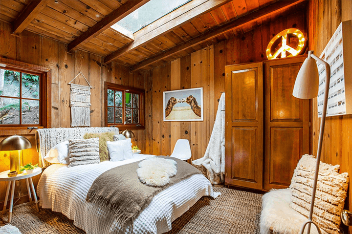 The bedroom of the Cottage in Hollywood Hills
