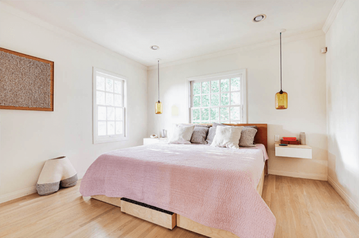 The bedroom of Minimalist home in Glassell Park