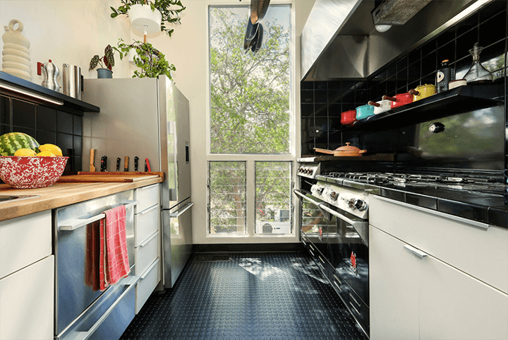 The kitchen of the Mid-century home in the Hollywood Knolls