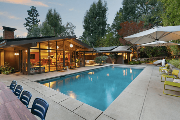Swimming pool of the Thompson Moseley House by Buff Straub and Hensman