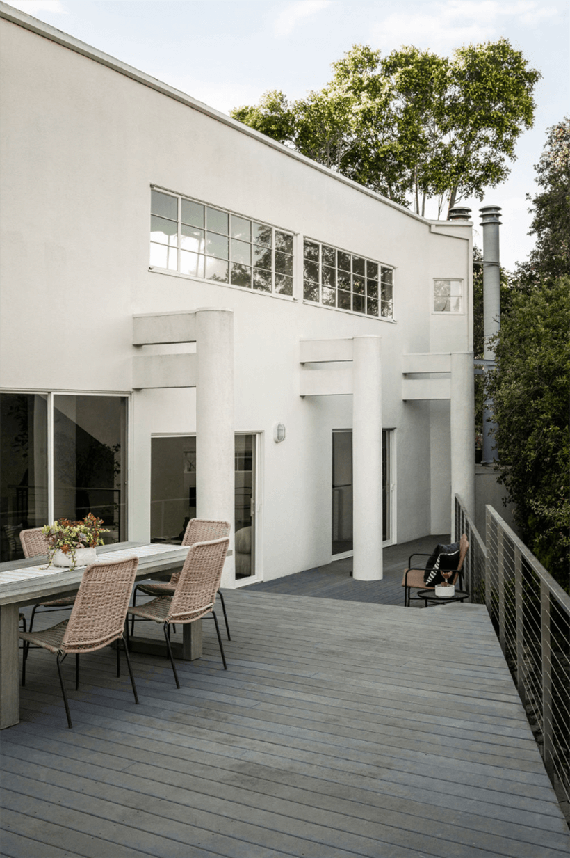 Side yard dining place of Jon J. Jannotta Modern House in the Hollywood Hills